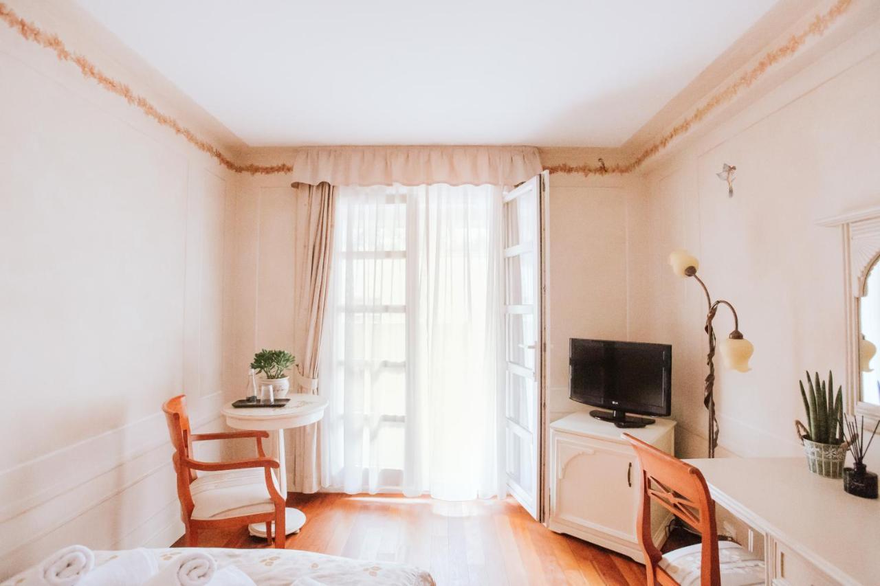Villa Toscana Warszawa Esterno foto