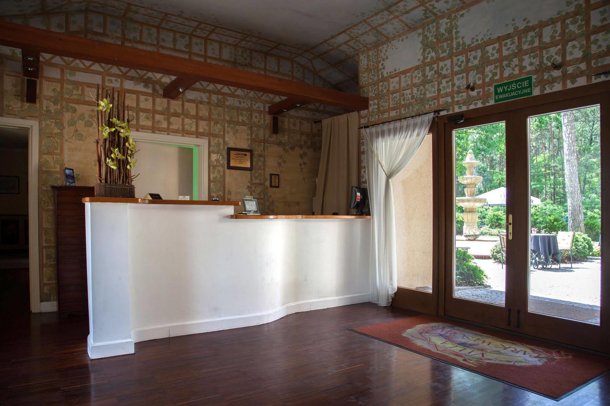 Villa Toscana Warszawa Esterno foto