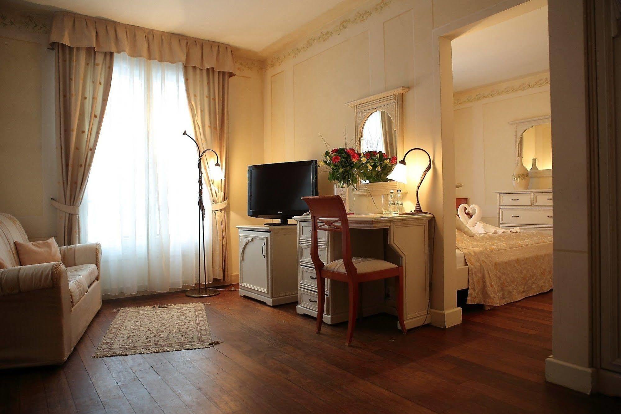Villa Toscana Warszawa Esterno foto